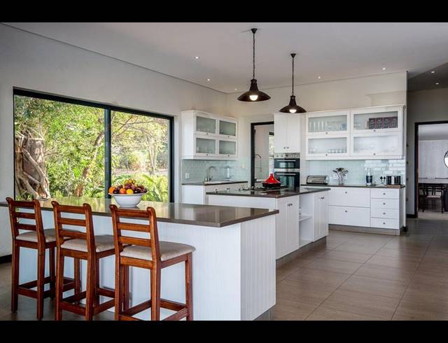 5 BEDROOM HOUSE FOR SALE IN ZINI RIVER ESTATE